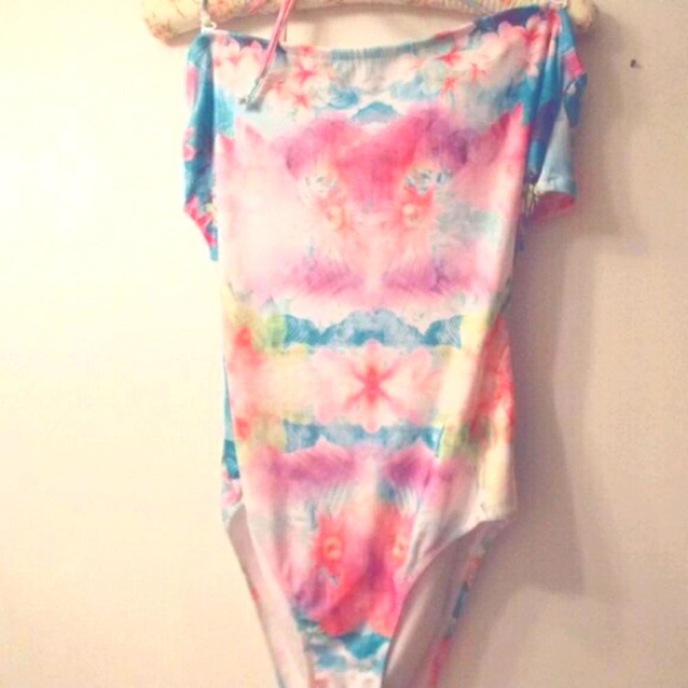 NWOT Ardene Tropical Cute Halter Swimsuit L